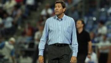 <b>CONFIADO.</b> El entrenador del Recreativo de Huelva, Manolo Zambrano ha asegurado que va "a seguir de pie y a aguantar lo que haga falta", en relación a las críticas a su labor en el conjunto.