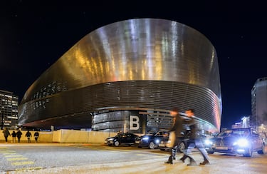 Vista exterior de la fachada del estadio Santiago Bernabéu.