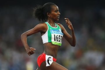 Tirunesh Dibaba en la carrera que le dio su récord mundial de los 5.000 metros lisos.