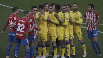 Dani Jiménez arranca un punto en el estadio El Molinón-Quini