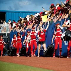 Oklahoma Sooners three-peat as national champions in Women’s College World Series