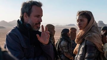 Denis Villeneuve dando indicaciones a Zendaya en el set de rodaje de 'Dune'