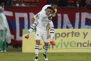 DIM perdía 0-2 pero igualó con goles de Hechalar y de Pére