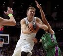 El Madrid se quita las penas con paliza ante el Unicaja