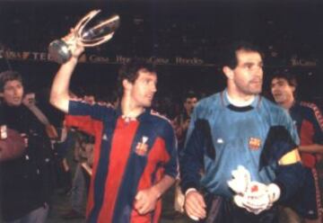 Andoni Zubizarreta, portero del Athletic, Barcelona y Valencia es el jugador que ha disputado m¨¢s partidos de Copa del Rey de la historia. En total, 104.