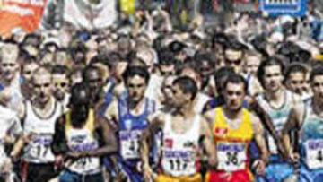 <b>LA SALIDA.</b> En la imagen puede verse a Morán (36) y Gómez (4).