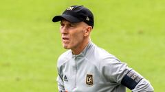 Luego de empatar a dos goles contra Vancouver Whitecaps, el t&eacute;cnico de LAFC habla de las carencias de su equipo.