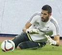 Kiko Casilla esperará su oportunidad en la banda