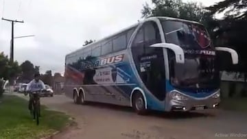 ¡Locura total! Así despidió la hinchada de Depro al equipo antes de enfrentar a River