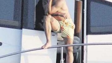 <b>RELAJADO. </b>Cannavaro sigue de vacaciones en la Costa Azul pero podría viajar a Madrid en breve.