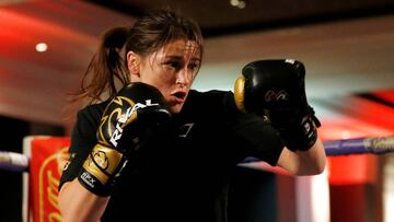 Katie Taylor, durante un entrenamiento público.