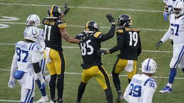 Ben Roethlisberger lanz&oacute; tres pases de touchdown por primera vez desde la Semana 10 y Pittsburgh remont&oacute; una desventaja de 17 puntos, en una derrota dolorosa para Indianapolis.