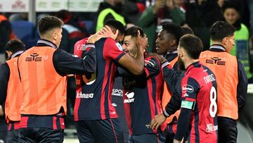 Gianluca Gaetano celebra su gol con Yerry Mina