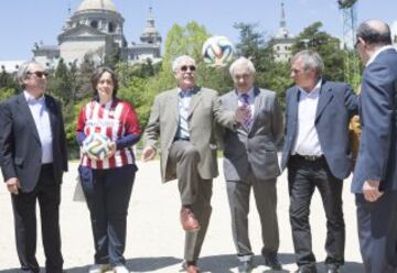 La exposición muestra la vinculación de San Lorenzo de El Escorial con el club rojiblanco a lo largo de la historia. 