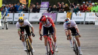Giulio Ciccone se impone a Primoz Roglic y Remco Evenepoel en el esprint de la llegada en alto de Vallter, segunda etapa de la Volta a Catalunya.
