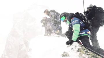 En el reportaje detalla todo el trabajo previo a una bajada del Freeride World Tour.