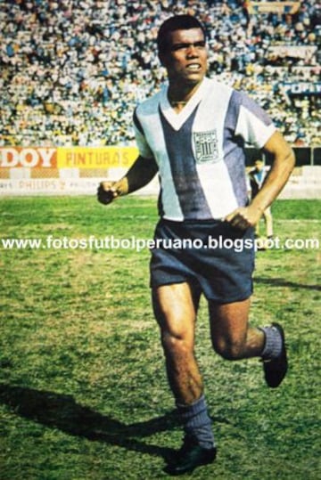 Considerado como el mejor futbolista en la historia de Perú, nunca se alzó como campeón de América a nivel de clubes. Con Alianza Lima, en 1972 no superó la fase de grupos, en 1978 quedó afuera en segunda fase y en 1979 volvió a quedar eliminado en la instancia inicial.