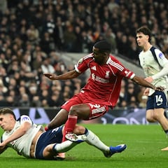 El peor pronóstico para Isak: ¡fractura de peroné!