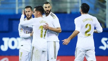 Hazard, Lucas V&aacute;zquez, Benzema y Carvajal celebran el tercer gol del Madrid en Eibar.