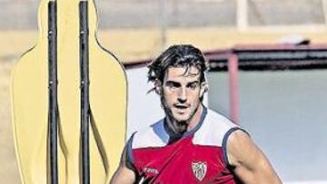 <b>PRETENDIDO. </b>Aitor Ocio no quiere cerrar la puerta de recalar la próxima temporada en el Athletic.