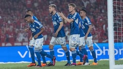 Jugadores de Millonarios en un partido de la Liga BetPlay.