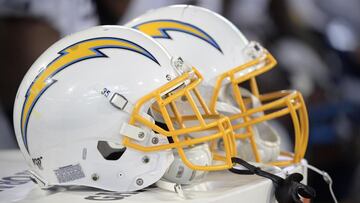 Los Angeles Chargers buscan un tackle ofensivo en el reclutamiento colegial para darle seguridad a su quarterback de segundo a&ntilde;o Justin Herbert.