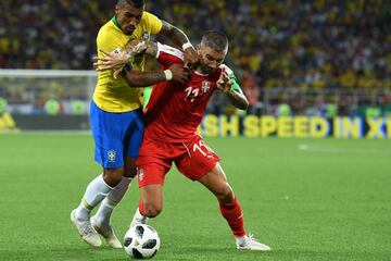 Paulinho y Aleksandar Kolarov.