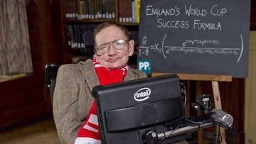 La teoría de Stephen Hawking sobre el penalti perfecto que dio la vuelta al mundo