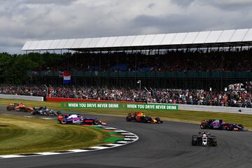 Incidente entre Daniil Kvyat y Carlos Sainz.