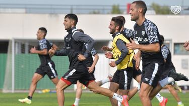 La plantilla, durante un entrenamiento.