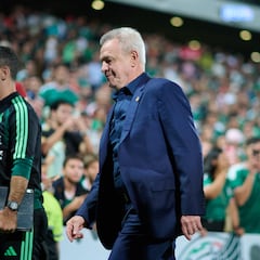 Afición pide la salida de Javier Aguirre tras empate con Uruguay