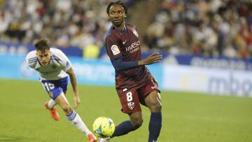 El exjugador del Huesca Kelechi Nwakali durante un partido contra el Zaragoza.