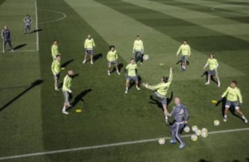 Trabajo en grupo en Valdebebas.