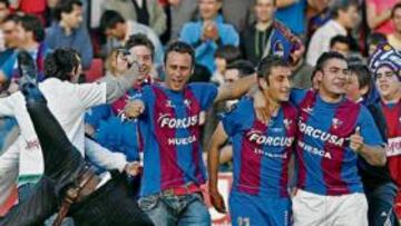 <b>ILUSIONADOS. </b>El Huesca sabrá mañana si es nuevo equipo de Segunda División.