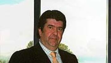 <b>EXCESIVO</b>. El presidente del Xerez, Gil Silgado, cree que los cuatro partidos de le ha impuesto el Comité de Competición tras los incidentes contra el Salamanca son demasiados.