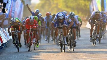 Tom Boonen lanza el sprint en la meta de la segunda etapa de la Vuelta a San Juan.