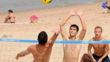 <b>PREPARACIÓN. </b>El Sevilla ha combinado el césped de las instalaciones de Costa Ballena por la arena de las playas gaditanas.