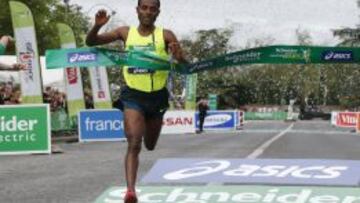 El et&iacute;ope Kenenisa Bekele, ganador en la marat&oacute;n de Par&iacute;s del pasado mes. 