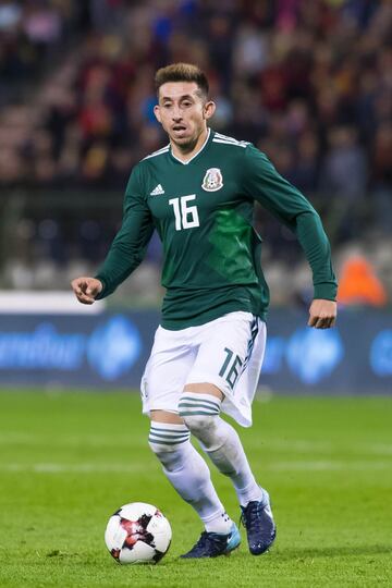 Con meses de antelación, la Selección Mexicana presentó su playera para Rusia 2018, en el que destaca el tono verde más oscuro y las franjas en los costados.