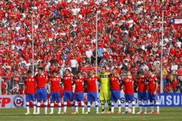 Futbol, Chile vs Colombia. 
Eliminatorias a Brasil 2014. 
Formacion de Chile antes del partido contra Colombia por las eliminatorias a Brasil 2014 jugado en el estadio Monumental.
Santiago, Chile. 