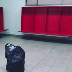 Huachipato imita a Japón y deja su camarín impecable