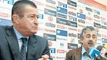 <b>BUENA SINTONÍA. </b>Manuel Vega-Arango, al lado de Manuel Preciado, en la sala de Prensa de Mareo.