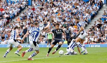 El centro raso de Mbappé fue rematado por Güler, poniendo el segundo gol en el marcador.