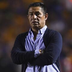 Ignacio Ambriz resiente las bajas de cinco jugadores