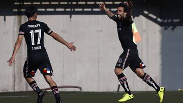 Jorge Valdivia apenas duró 15' en la banca: reemplazó a Véjar