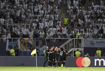 2-0. Isco celebró el segundo gol con sus compañeros.