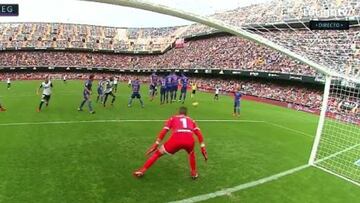 Parejo es muy pillo y lo volvió a demostrar: falta a lo Ronaldinho