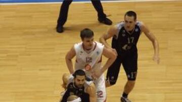 El <b>Bizkaia</b> se abre camino a la Final Four con otra épica remontada.