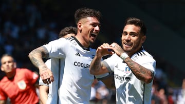 Futbol, Huachipato vs Colo Colo
Decimoctava fecha, campeonato Nacional 2024.
El jugador de Colo Colo Marcos Bolados, derecha, celebra con sus companeros su gol contra Huachipato durante el partido de primera division disputado en el estadio CAP de Talcahuano, Chile.
13/10/2024
Eduardo Fortes/Photosport
Football, Huachipato vs Colo Colo
18th date, 2024 National Championship.
Colo Colo playerMarcos Bolados, right, celebrates with teammates after scoring against Huachipato during the first division match held at the CAP stadium in Talcahuano, Chile.
13/10/2024
Eduardo Fortes/Photosport