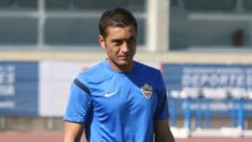 Francisco, entrenador del Almería, durante un entrenamiento.